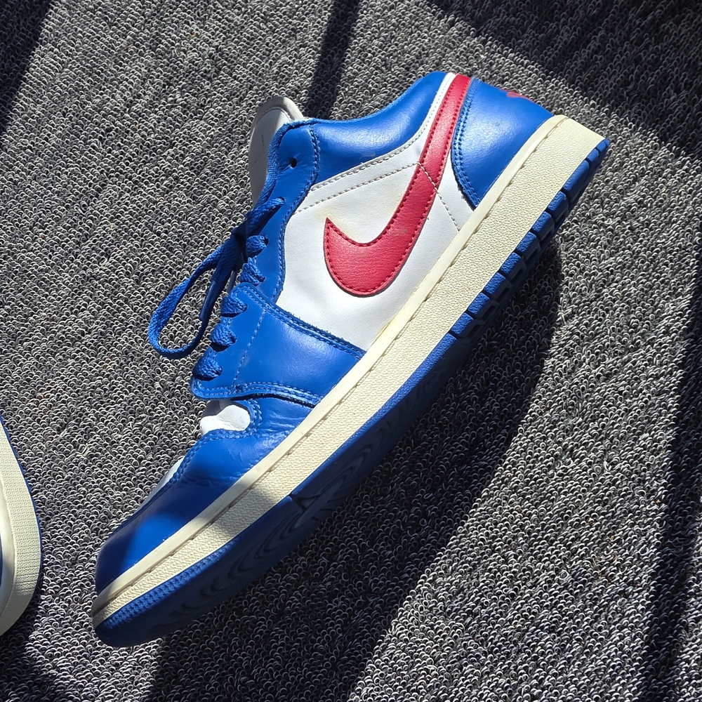 Jordan Womans Blue and White Sneakers - Picture 9 of 15